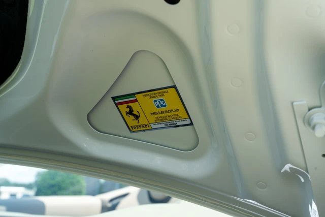 2024 Ferrari Roma Spider - Image 25 of 31