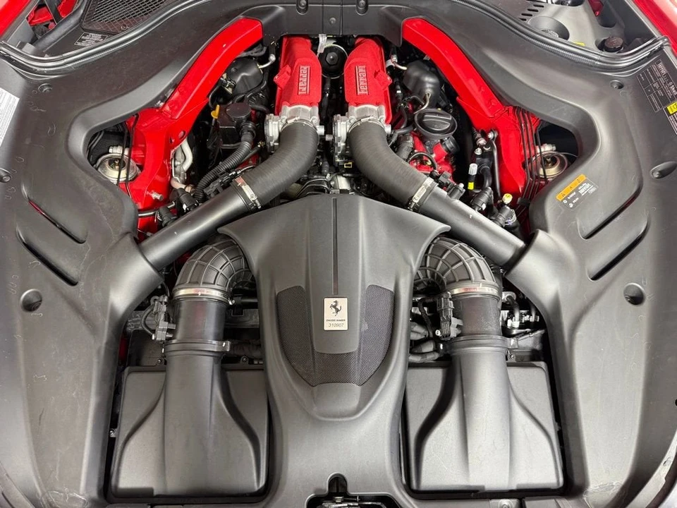 2024 Ferrari Roma Spider - Image 10 of 10