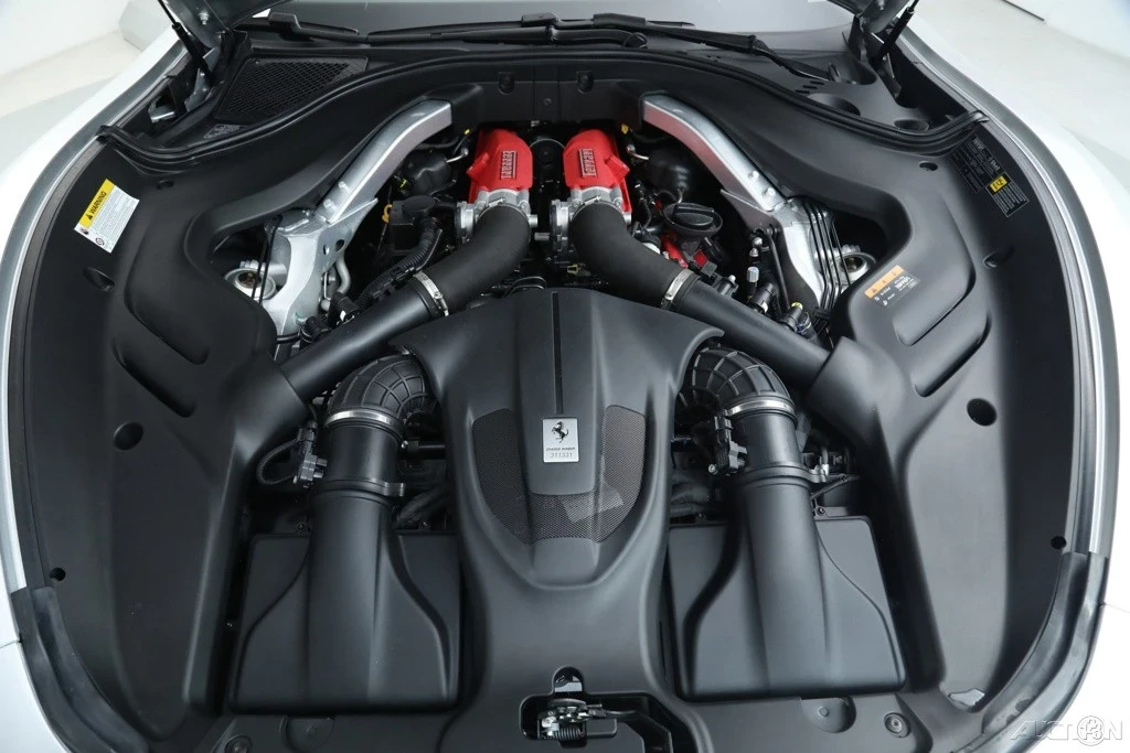 2024 Ferrari Roma Spider - Image 19 of 21