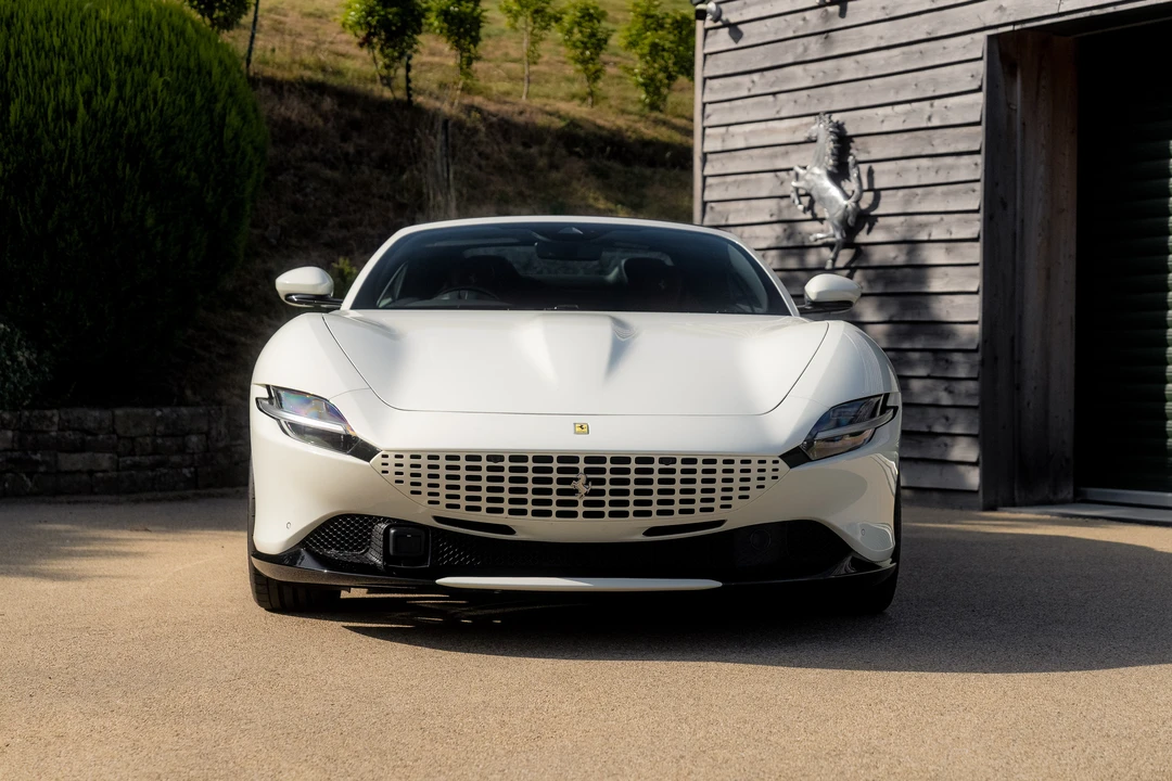 2024 Ferrari Roma Spider - Image 2 of 31