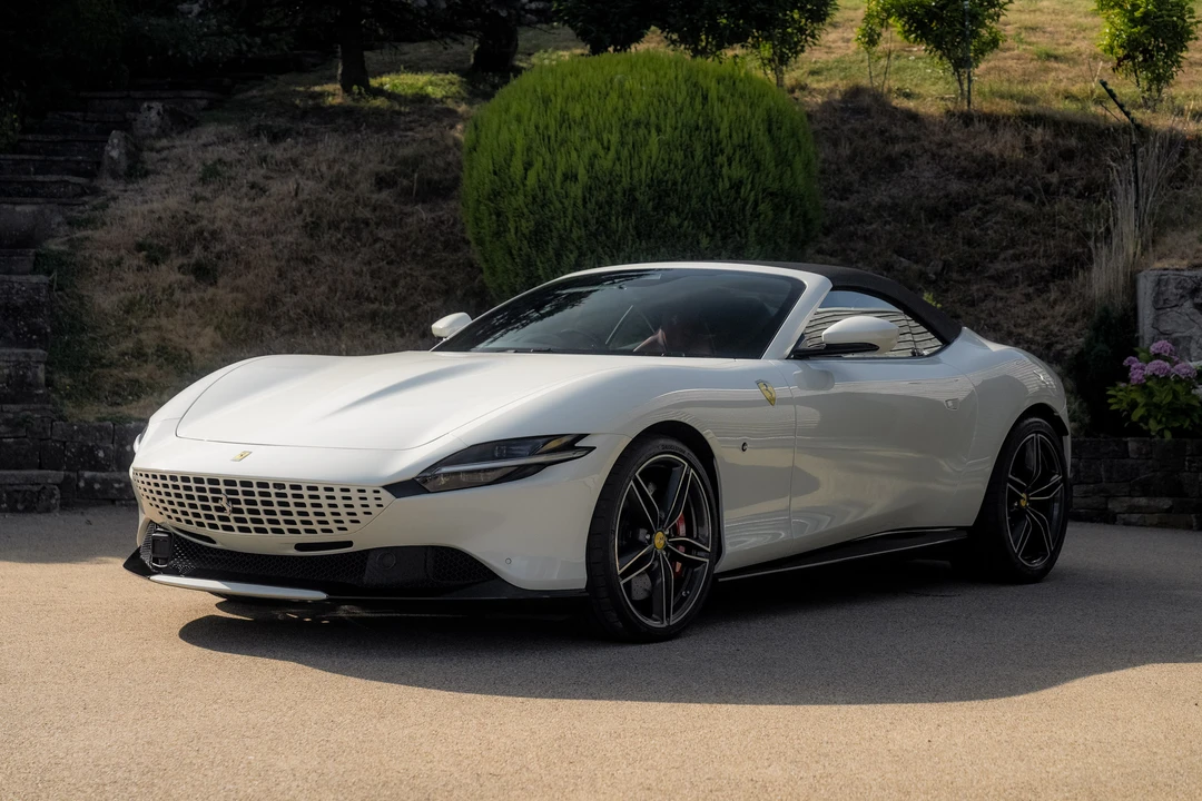 2024 Ferrari Roma Spider - Image 9 of 31