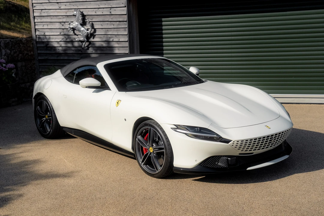 2024 Ferrari Roma Spider - Image 11 of 31
