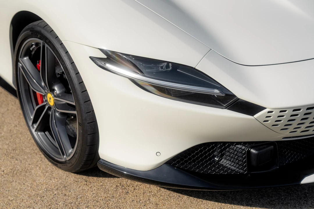 2024 Ferrari Roma Spider - Image 25 of 31
