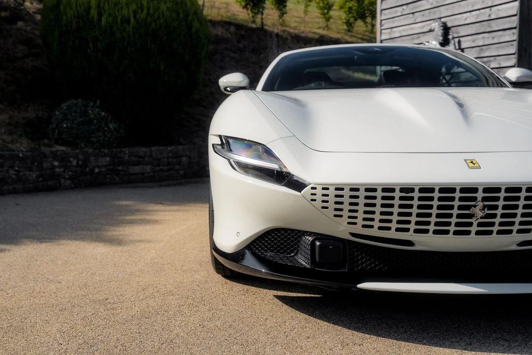 2024 Ferrari Roma Spider - Image 26 of 31