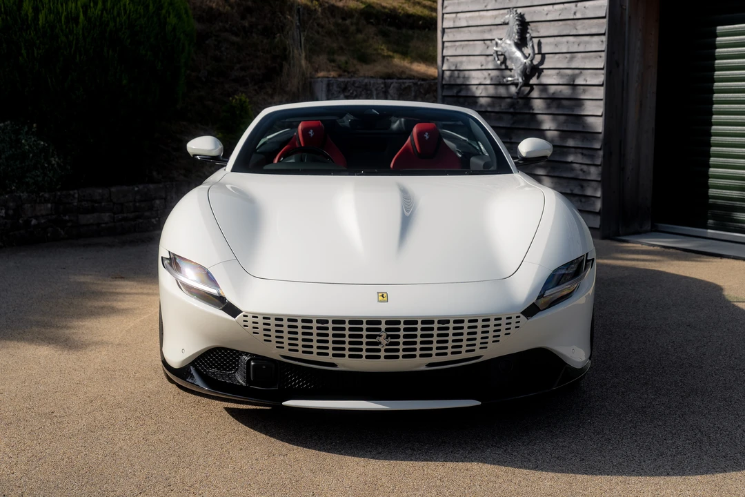 2024 Ferrari Roma Spider - Image 10 of 31
