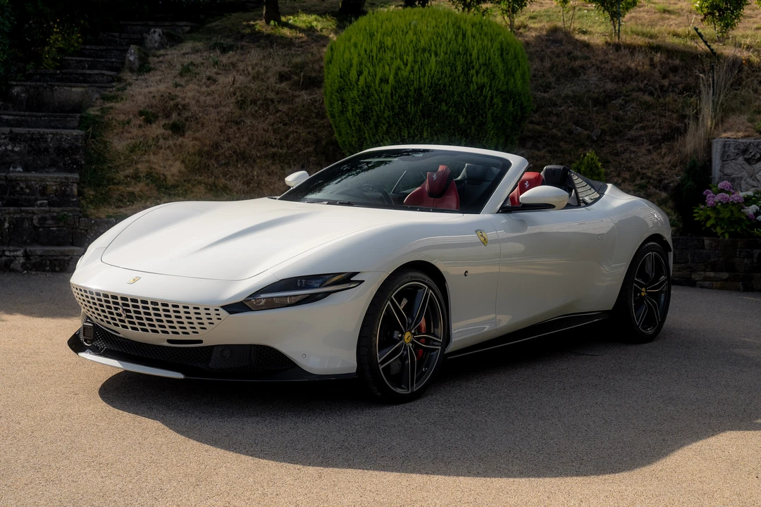 2024 Ferrari Roma Spider - Image 17 of 31