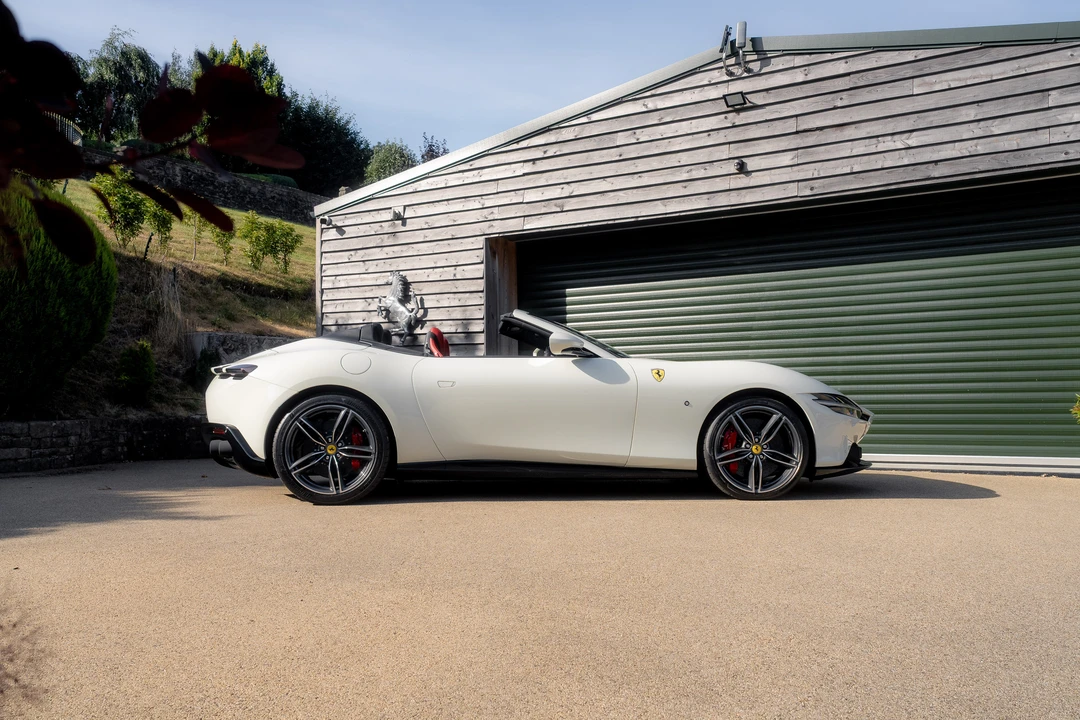 2024 Ferrari Roma Spider - Image 12 of 31