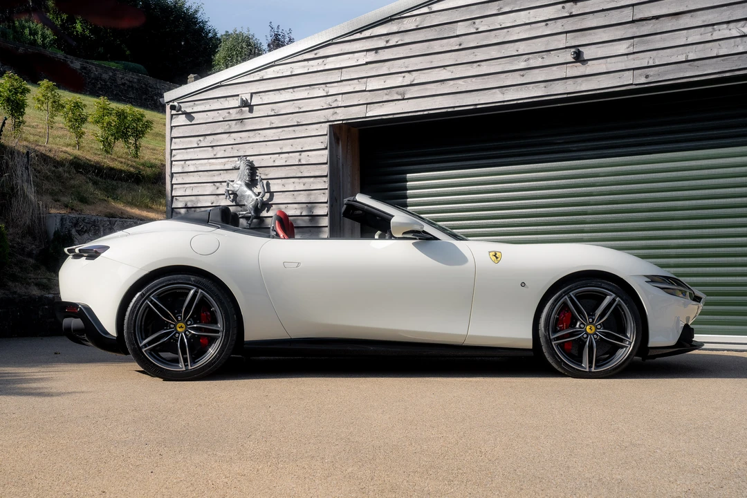 2024 Ferrari Roma Spider - Image 4 of 31