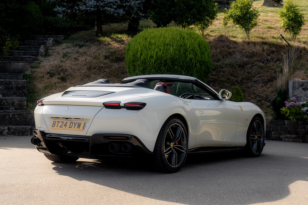 2024 Ferrari Roma Spider - Image 5 of 31