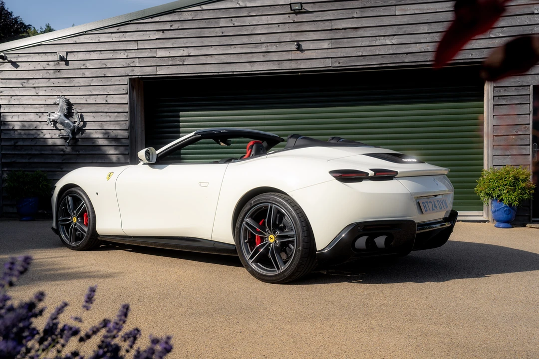 2024 Ferrari Roma Spider - Image 7 of 31