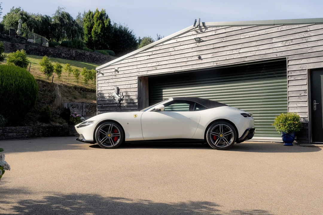 2024 Ferrari Roma Spider - Image 16 of 31