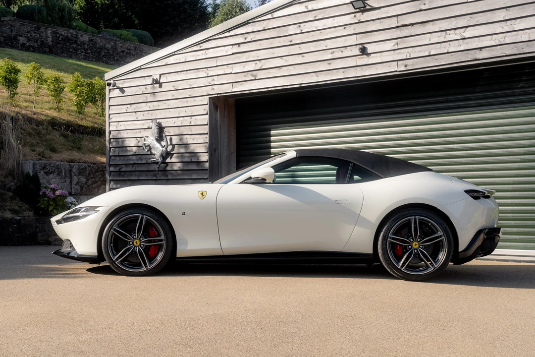 2024 Ferrari Roma Spider - Image 8 of 31