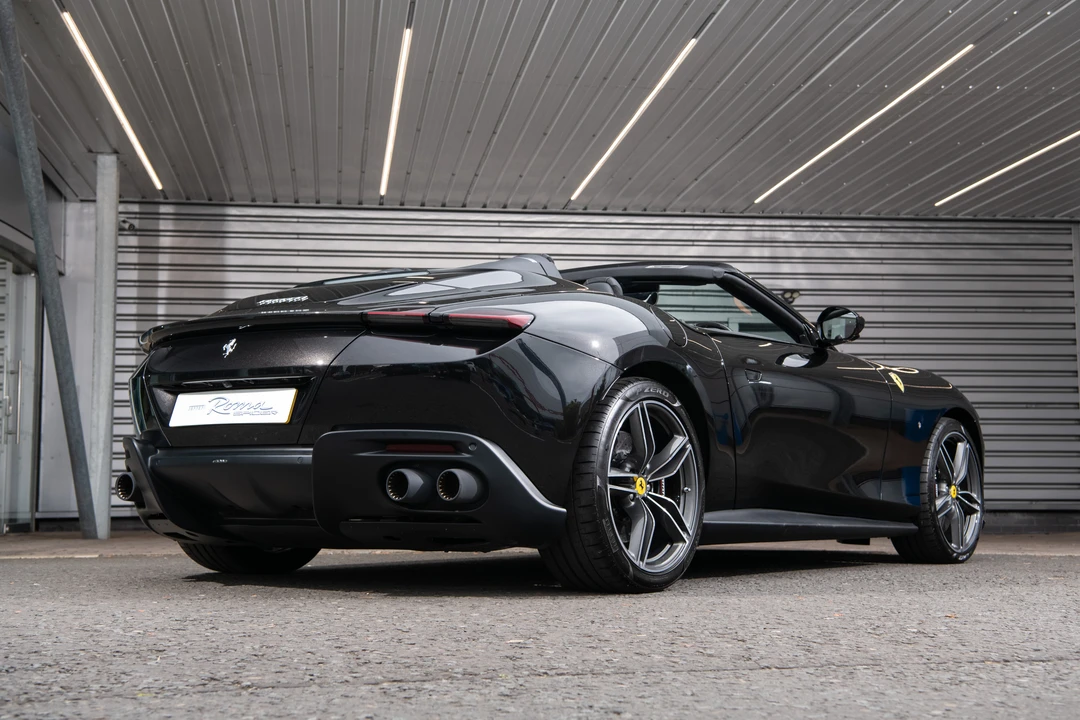 2024 Ferrari Roma Spider - Image 13 of 31