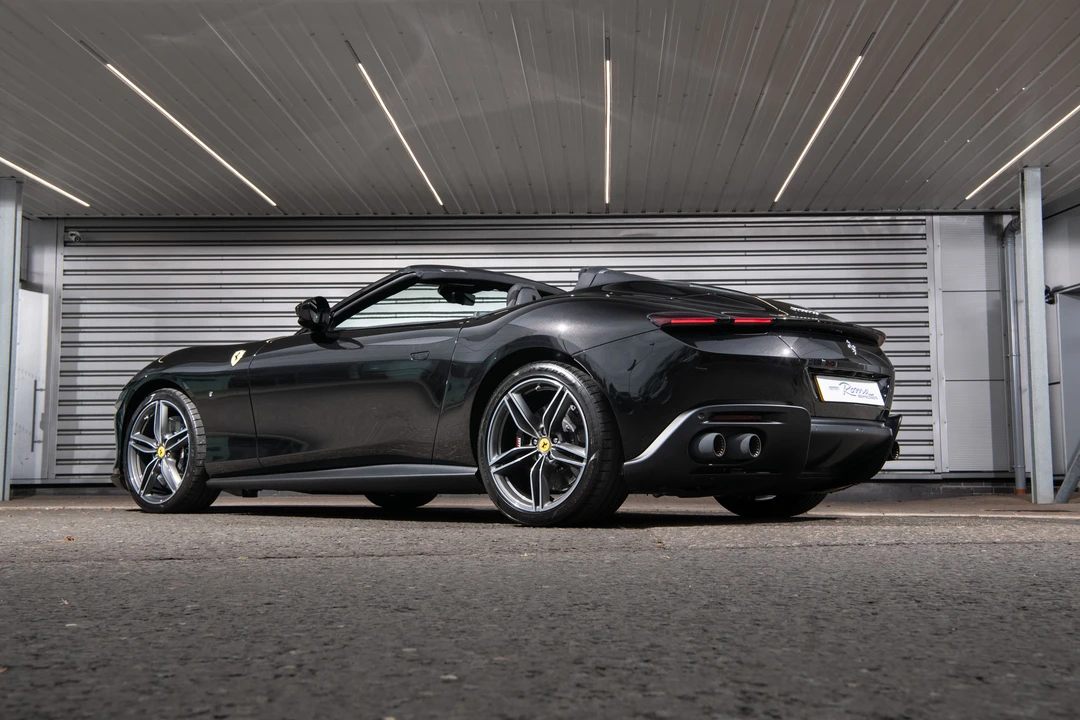 2024 Ferrari Roma Spider - Image 14 of 31