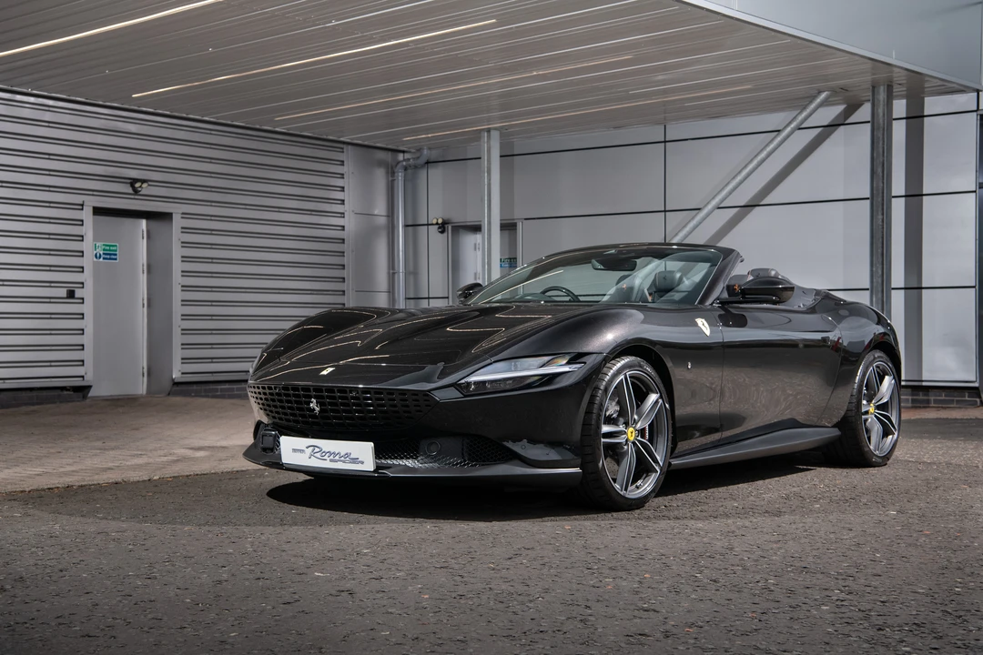 2024 Ferrari Roma Spider - Image 16 of 31