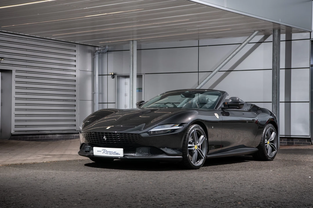 2024 Ferrari Roma Spider - Image 17 of 31