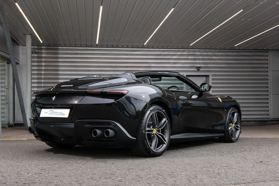 2024 Ferrari Roma Spider - Image 28 of 31
