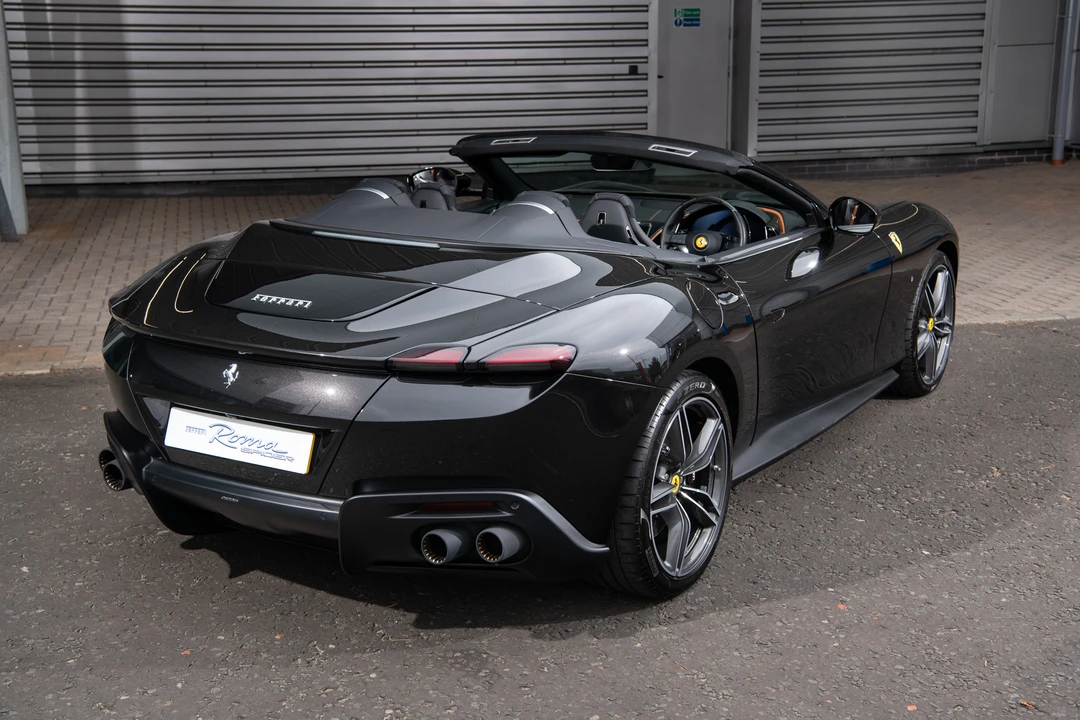 2024 Ferrari Roma Spider - Image 29 of 31