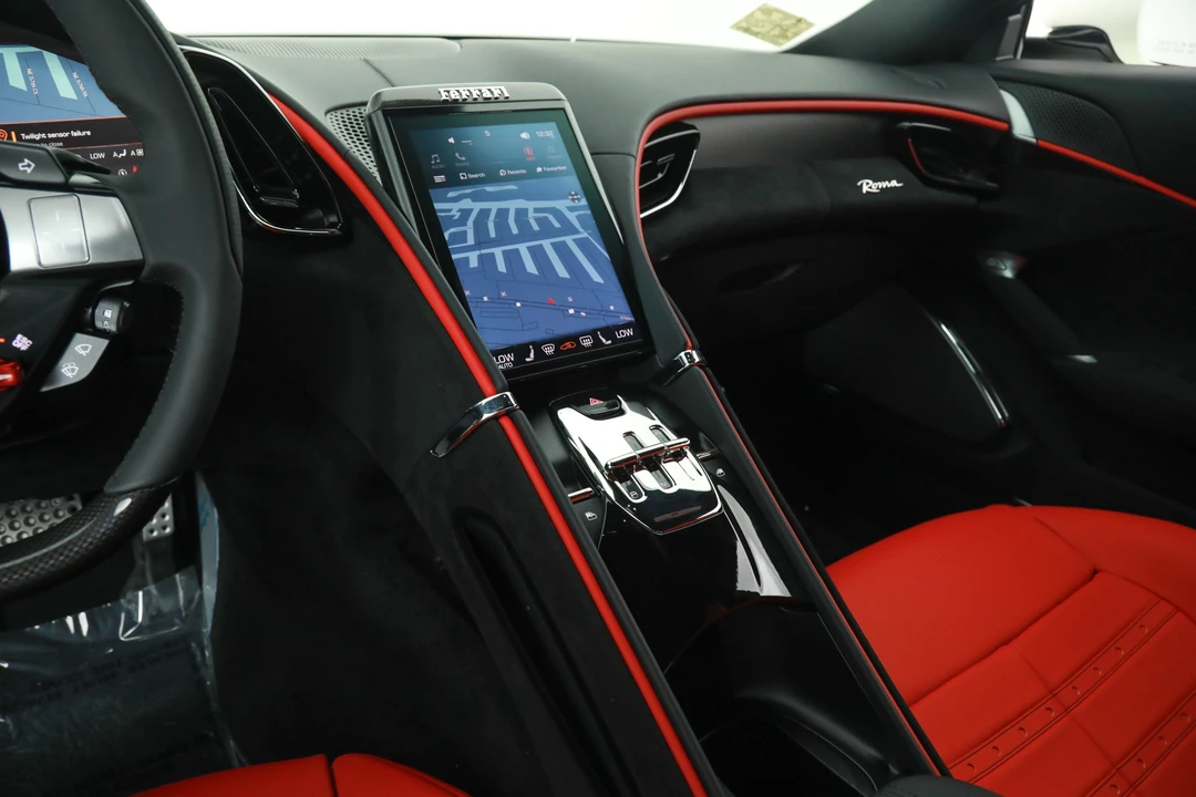 2024 Ferrari Roma - Image 27 of 31