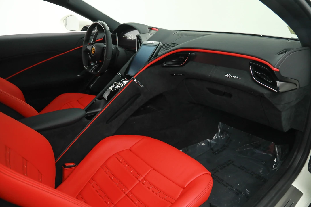 2024 Ferrari Roma - Image 19 of 31