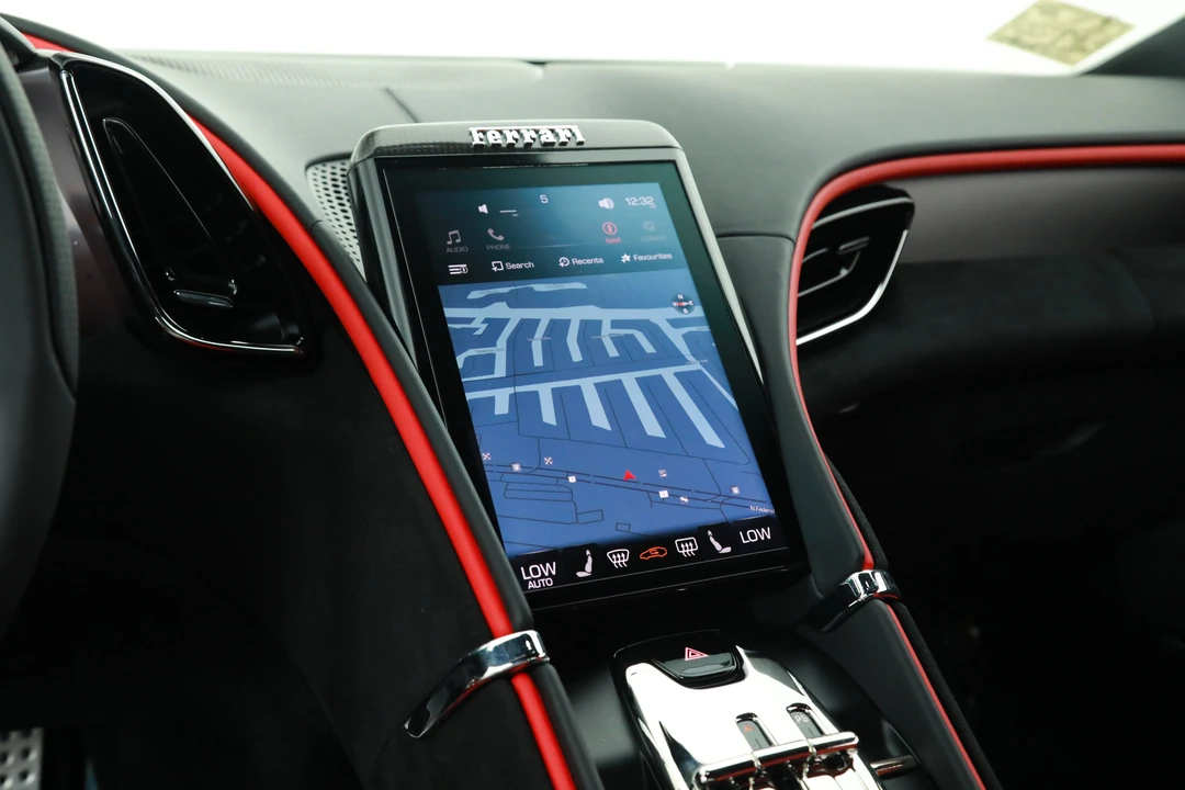 2024 Ferrari Roma - Image 29 of 31