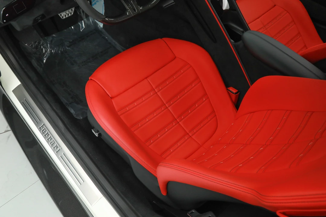2024 Ferrari Roma - Image 25 of 31