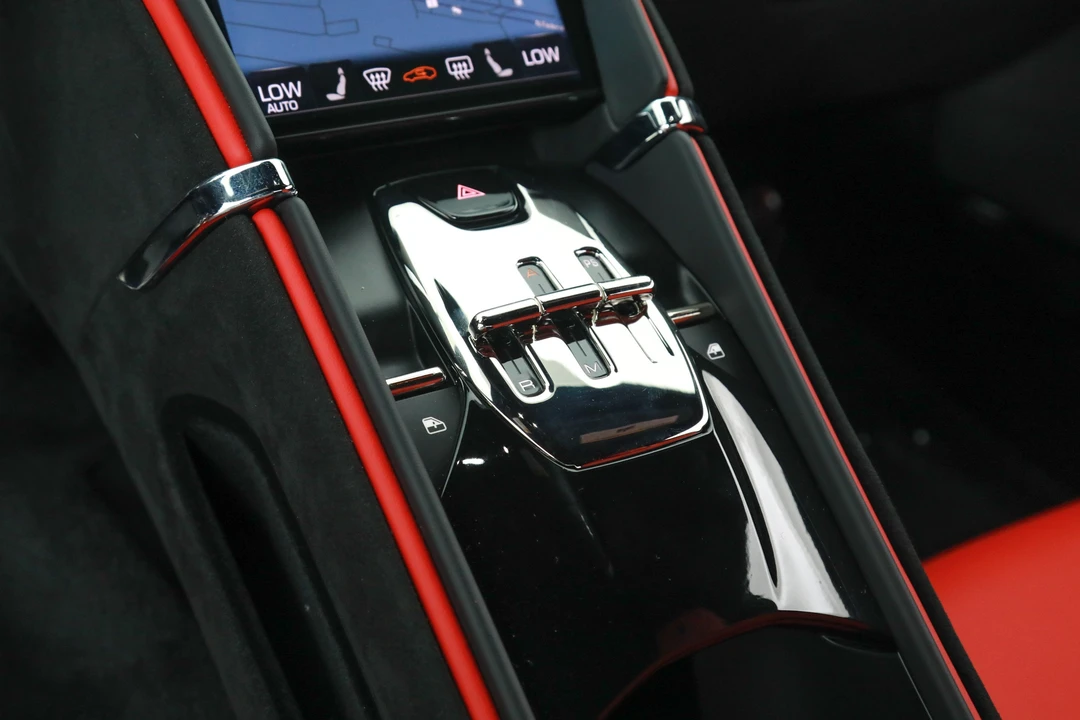 2024 Ferrari Roma - Image 28 of 31