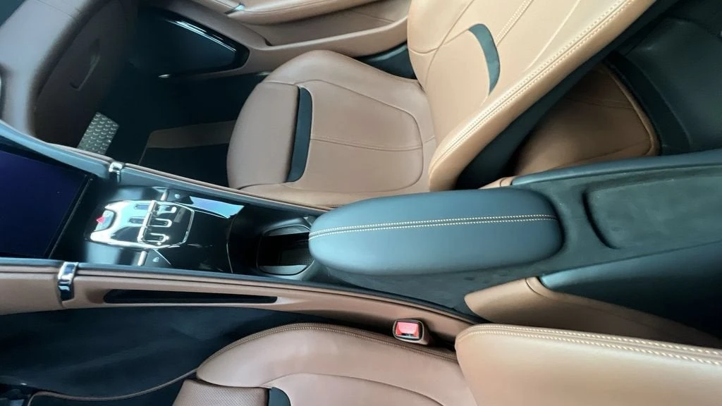 2024 Ferrari Roma - Image 21 of 31