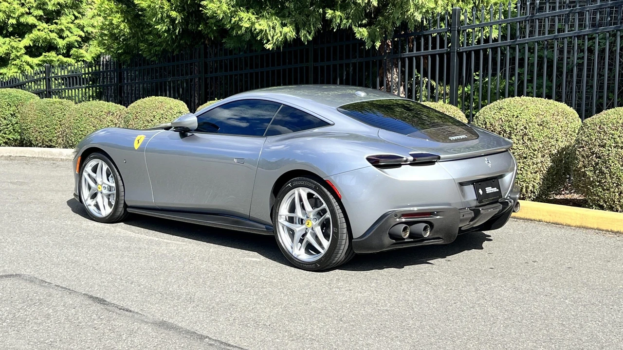 2024 Ferrari Roma - Image 12 of 31