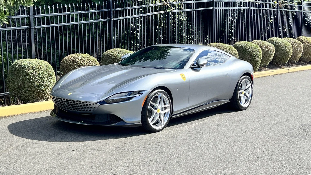 2024 Ferrari Roma - Image 2 of 31