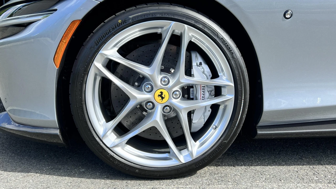 2024 Ferrari Roma - Image 28 of 31