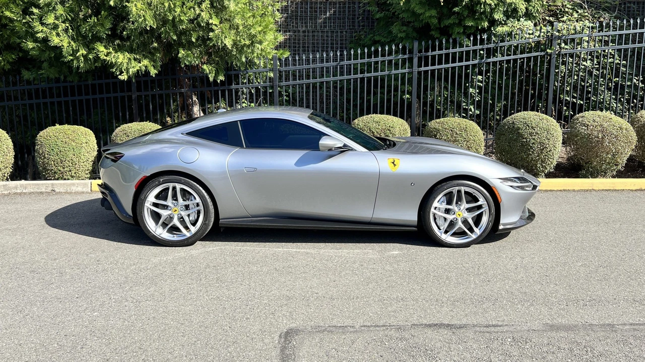2024 Ferrari Roma - Image 7 of 31