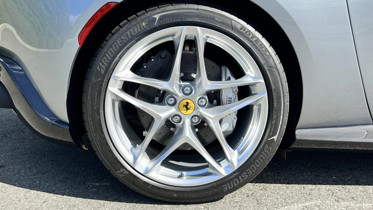 2024 Ferrari Roma - Image 30 of 31