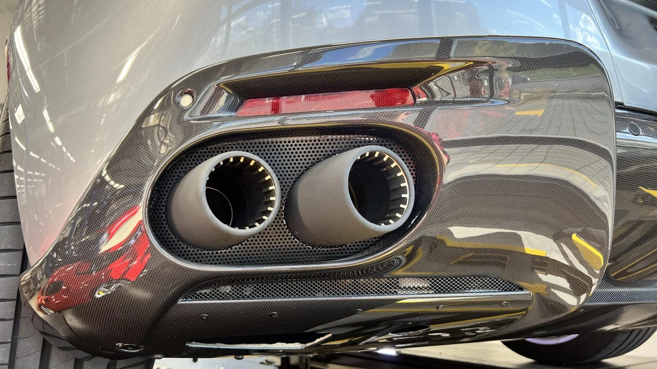 2024 Ferrari Roma - Image 21 of 31
