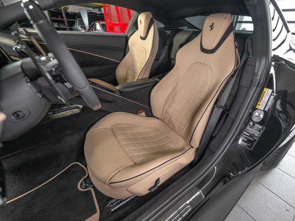 2024 Ferrari Roma - Image 13 of 31