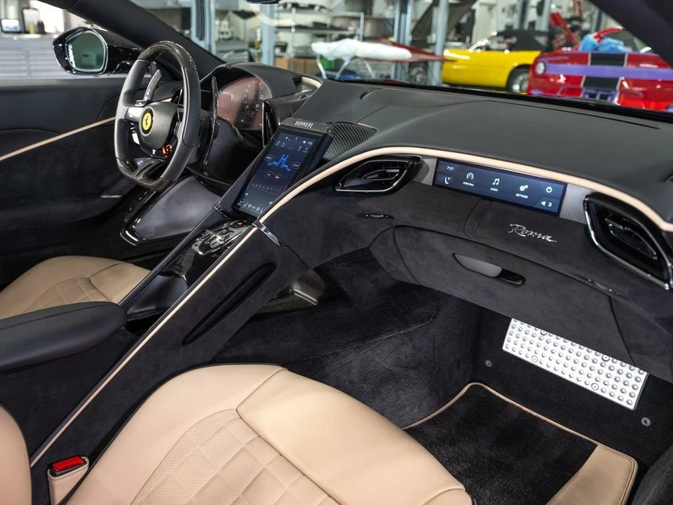 2024 Ferrari Roma - Image 18 of 31