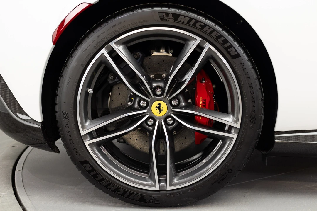 2024 Ferrari Roma - Image 15 of 31