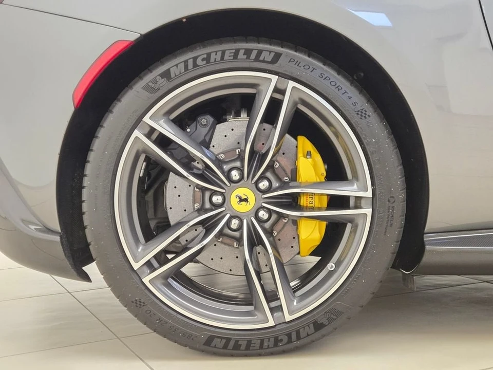 2024 Ferrari Roma - Image 7 of 31