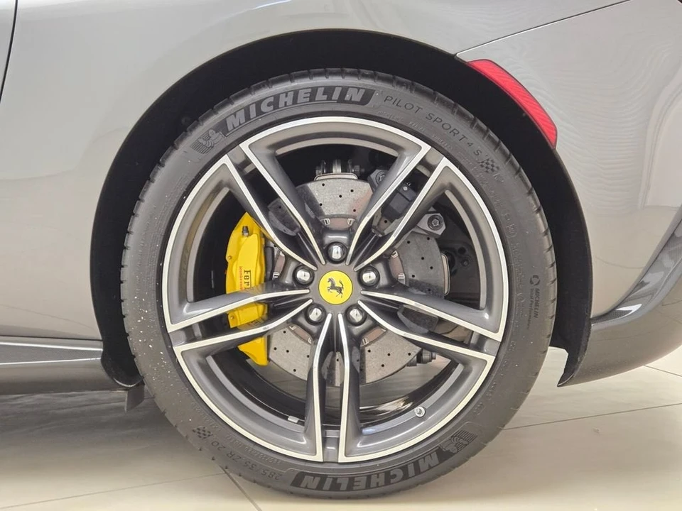 2024 Ferrari Roma - Image 15 of 31