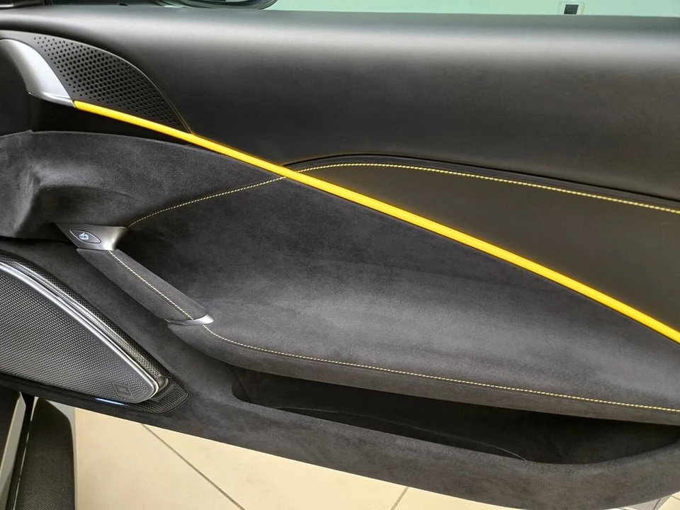 2024 Ferrari Roma - Image 24 of 31