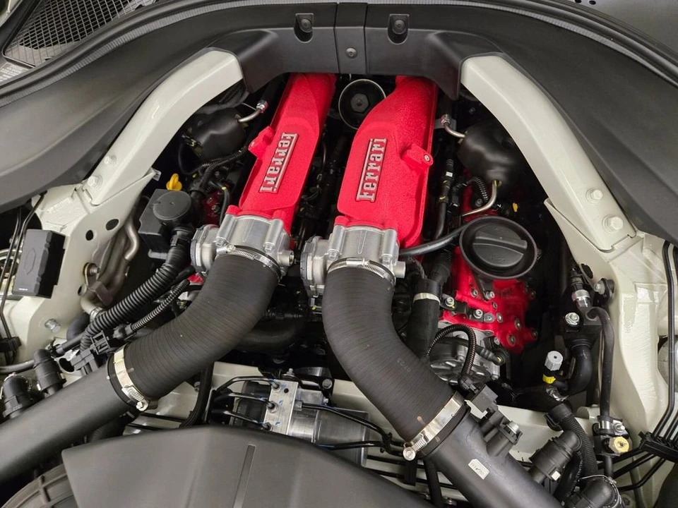 2024 Ferrari Roma - Image 27 of 31