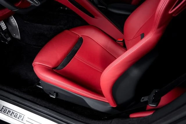 2024 Ferrari Roma - Image 24 of 31