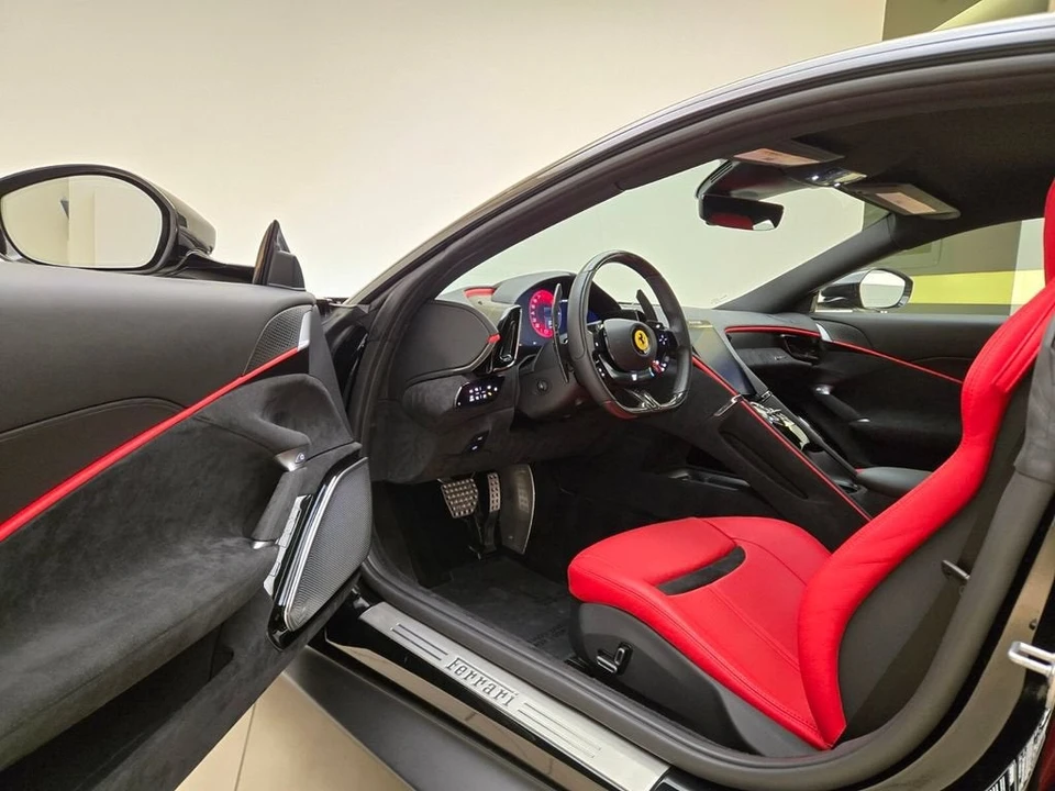 2024 Ferrari Roma - Image 17 of 31