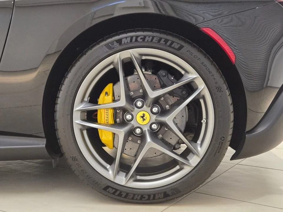 2024 Ferrari Roma - Image 15 of 31