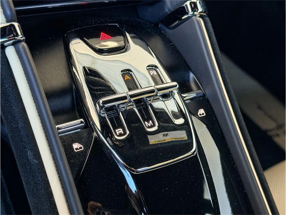 2024 Ferrari Roma - Image 16 of 31
