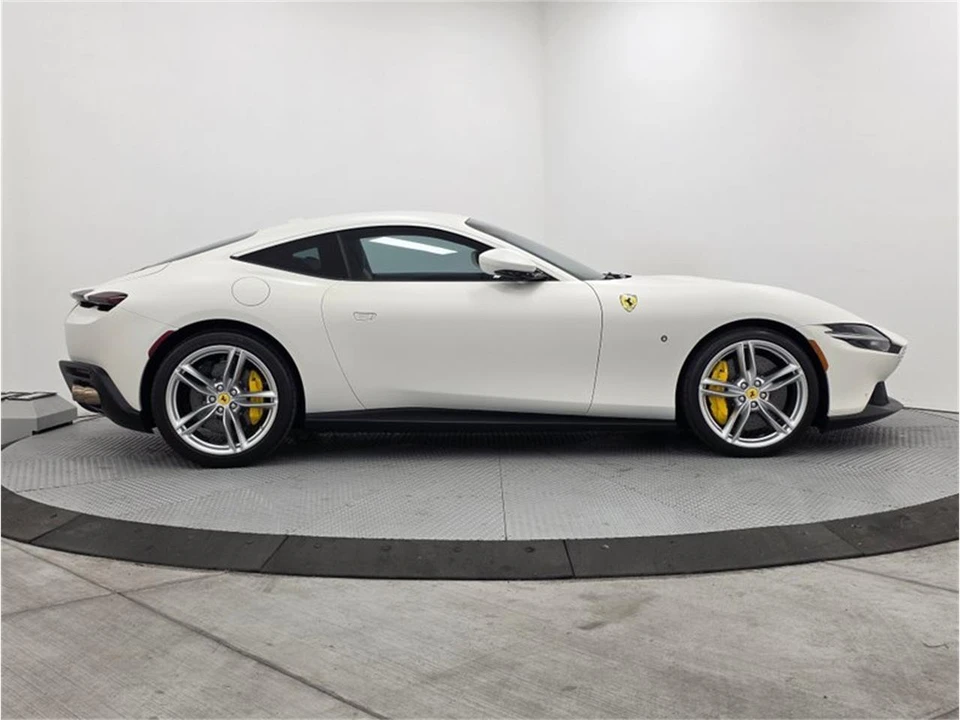 2024 Ferrari Roma - Image 8 of 31