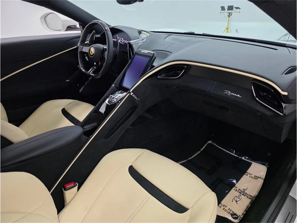 2024 Ferrari Roma - Image 28 of 31