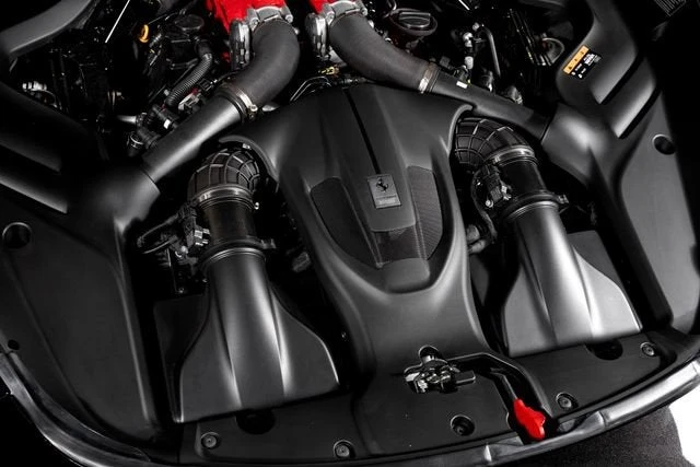 2024 Ferrari Roma - Image 17 of 31