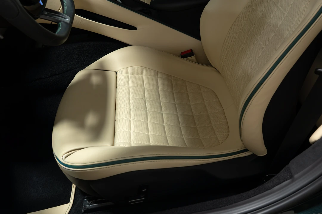 2024 Ferrari Roma - Image 15 of 31