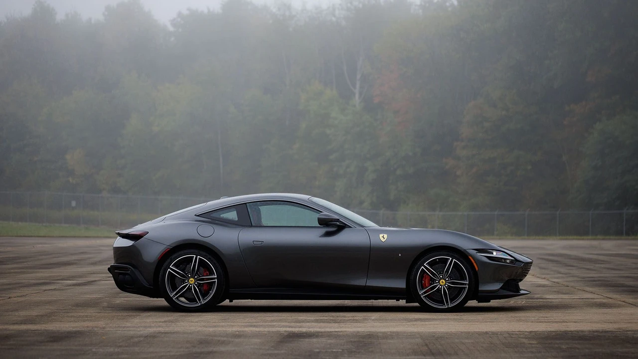 2024 Ferrari Roma - Image 2 of 31
